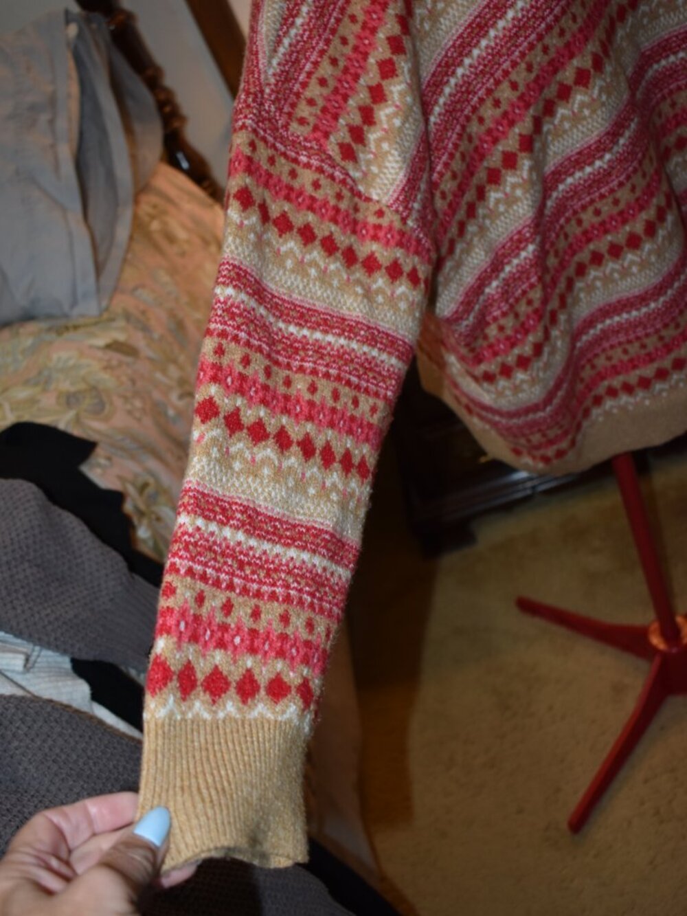 sweater - Picture 2 of 4